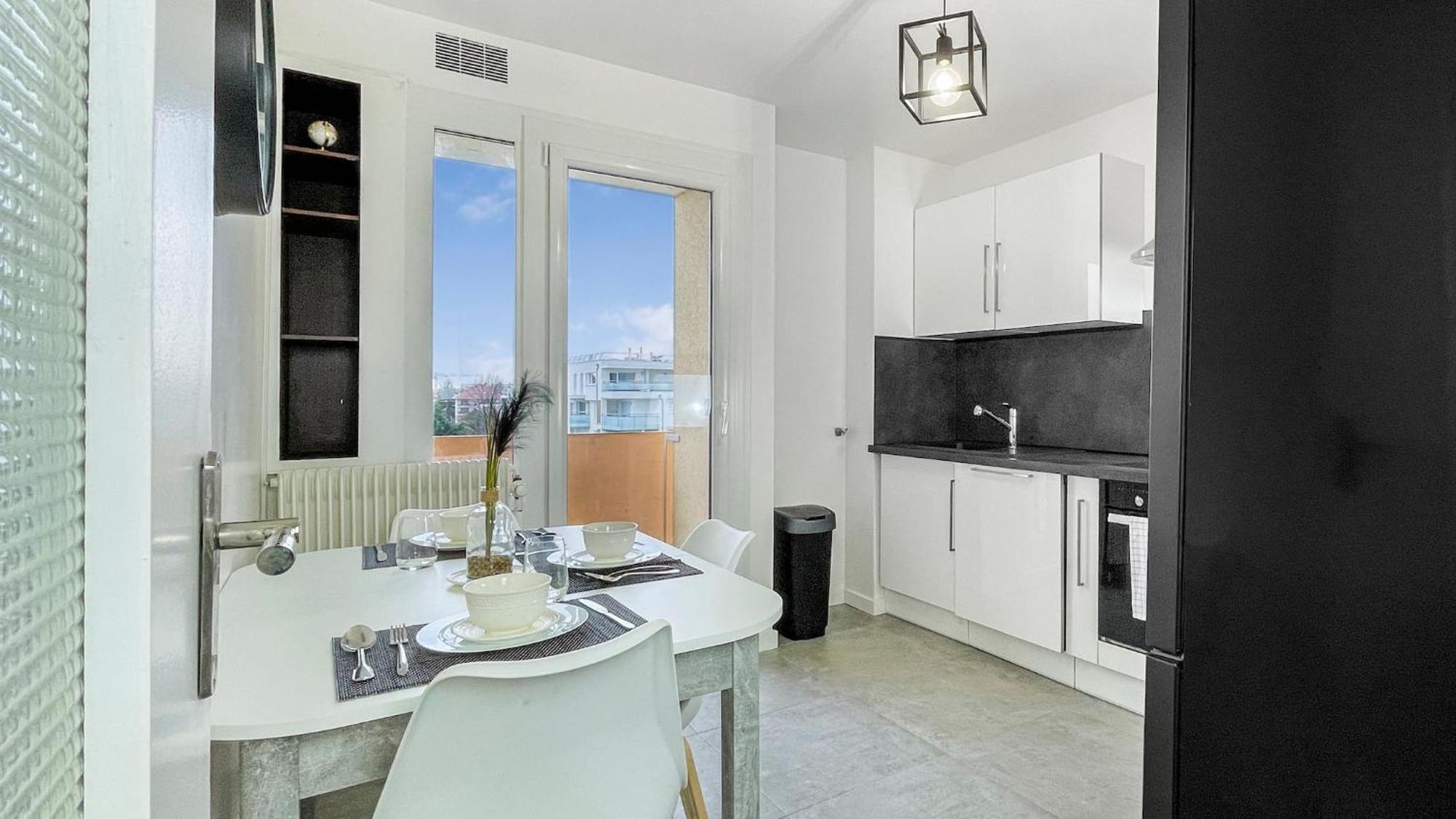 אנמסה Homey La Coloc Mugi - Colocation Haut De Gamme - Chambres Privees - Balcon - Wifi Et Netflix - Proche Transports Commun מראה חיצוני תמונה